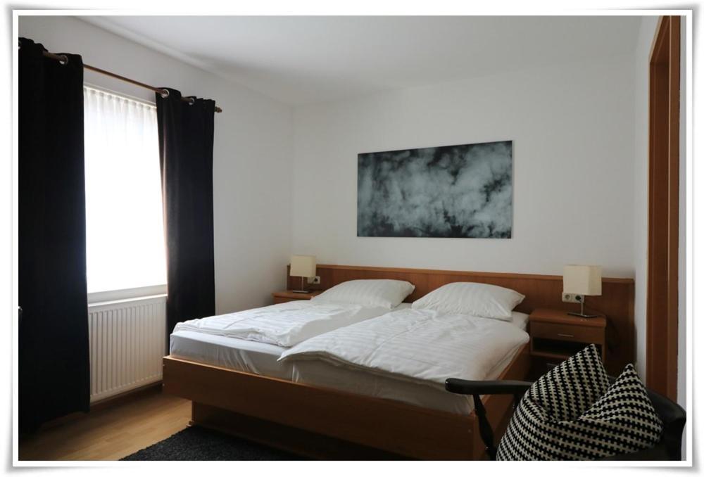 Messeappartementhaus Bockenem Direkt An Der A7 Bagian luar foto