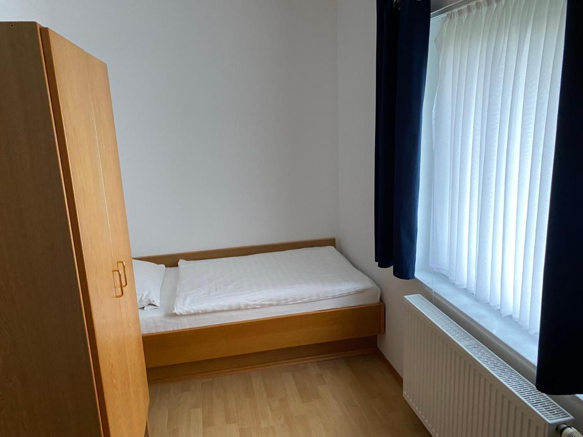 Messeappartementhaus Bockenem Direkt An Der A7 Bagian luar foto
