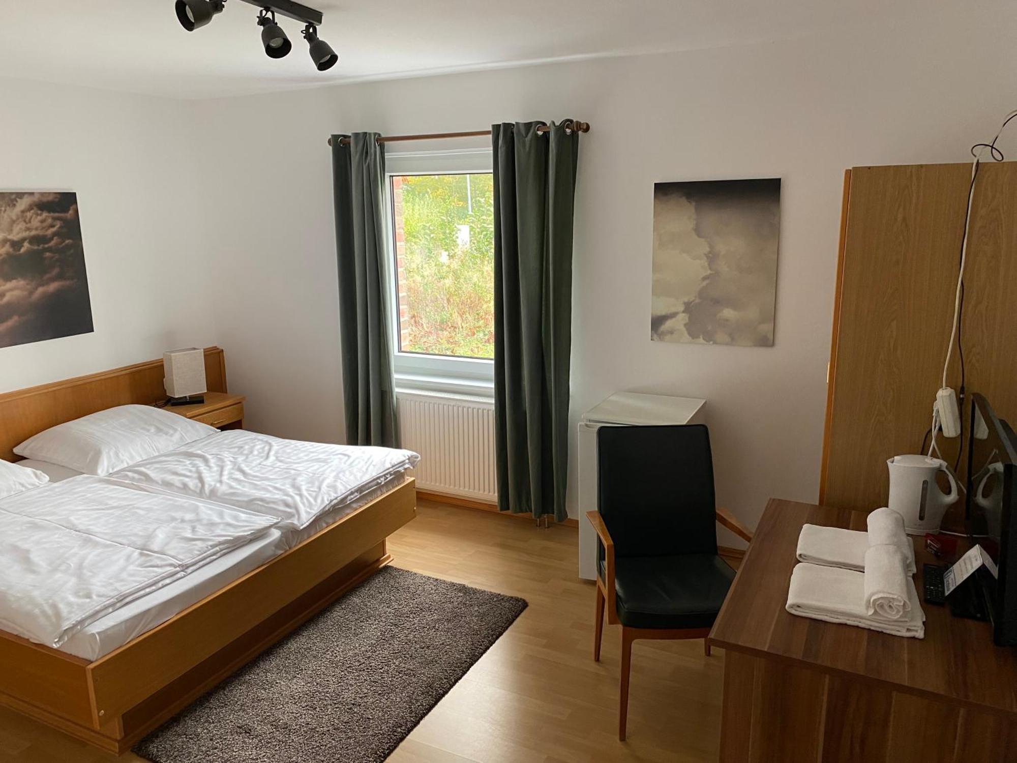 Messeappartementhaus Bockenem Direkt An Der A7 Bagian luar foto